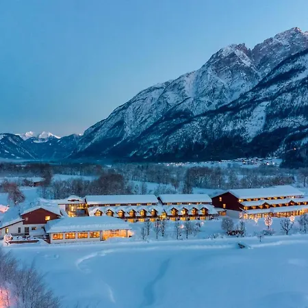 Hotel Dolomitengolf & Lavant